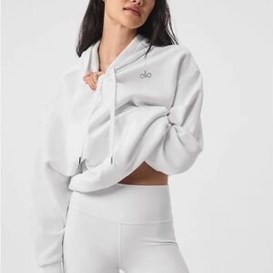ALO Yoga Women's White Accolade Hoodie